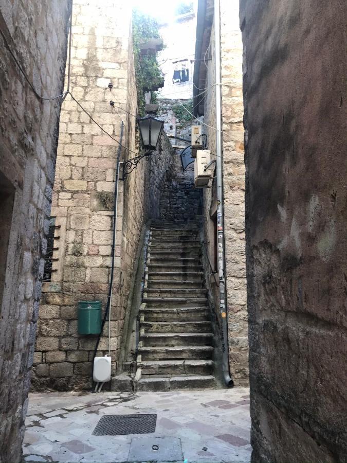 Romantic Rooftop View Hideaway- Old Town Nr 404 Kotor Luaran gambar
